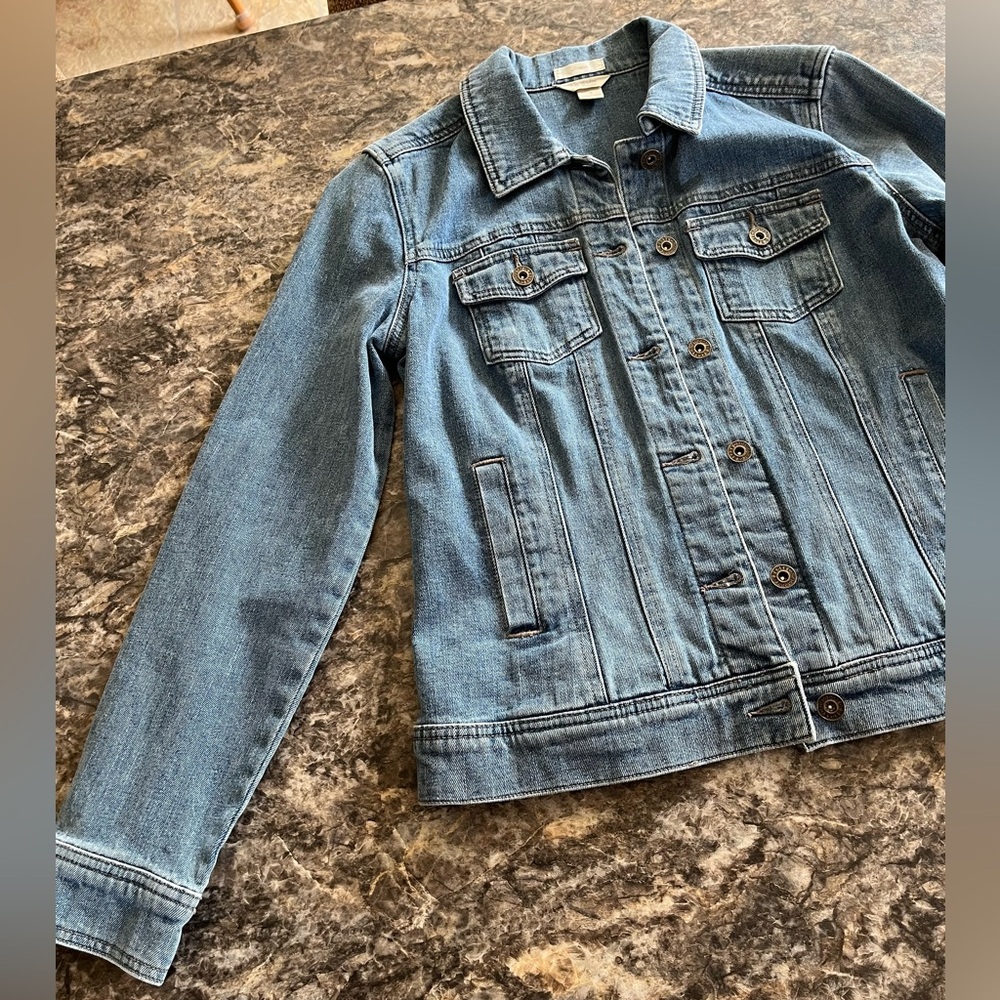 Women’s Classic Denim Jacket
